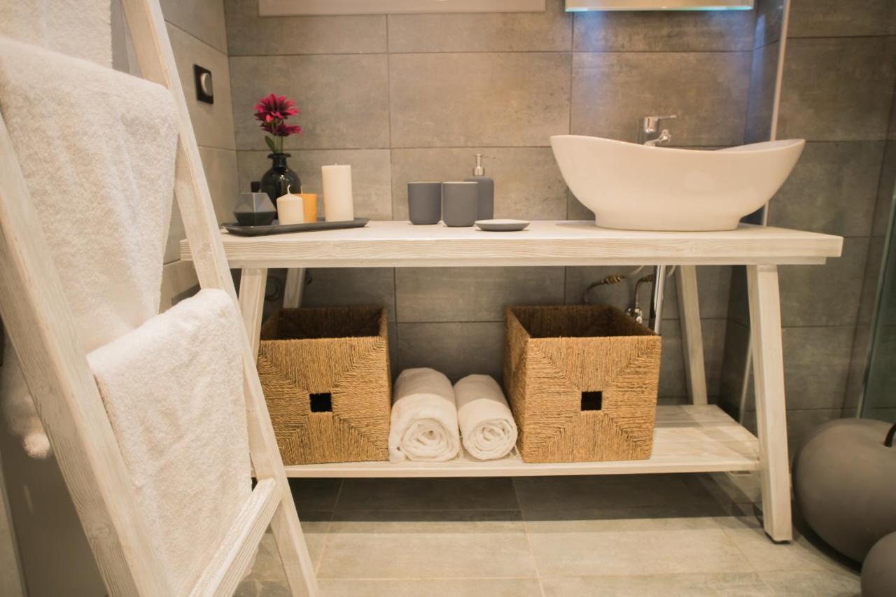 Athenian Living Suites Esterno foto