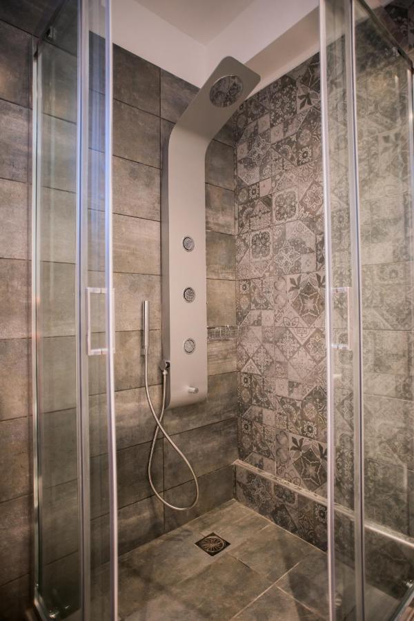 Athenian Living Suites Esterno foto